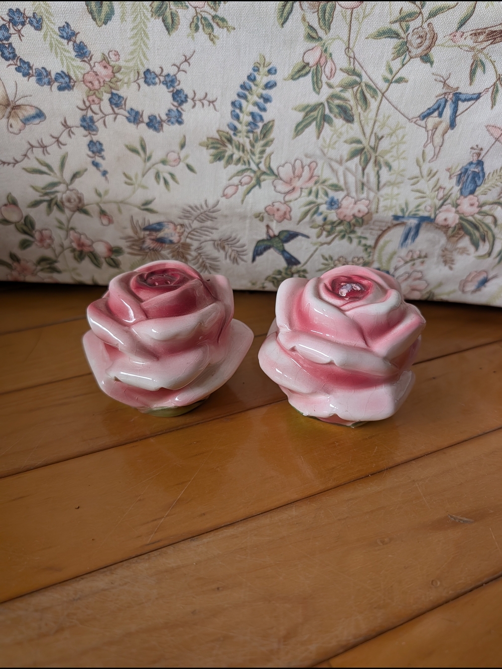 Vtg Rose Salt And Pepper Shakers